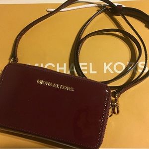 Jet Set Travel Mf Phone Cross Body Bag